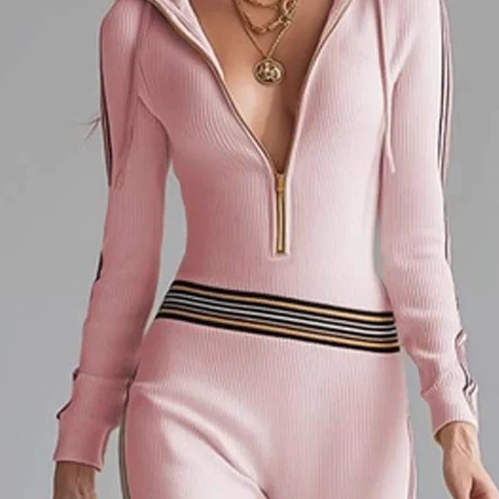 Combinaison Polyvalente au Style Sport-Chic