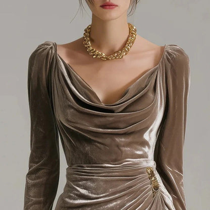 Velours d’Éclat – La Robe Élégante Qui Sublime la Silhouette